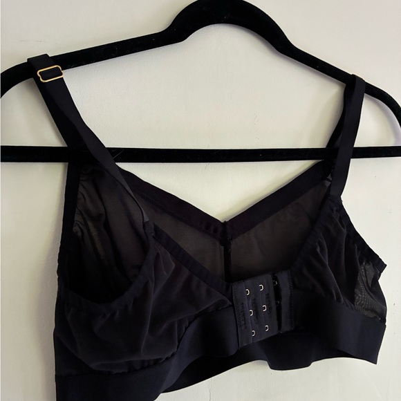 Harper Wilde ComfortMesh™ Triangle
Soft Sheer Bralette XL - Picture 6 of 13